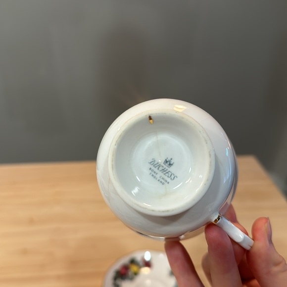 Duchess Bone China England - Picture 2 of 3